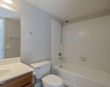 815 E Grovers Avenue - Photo Thumbnail 11