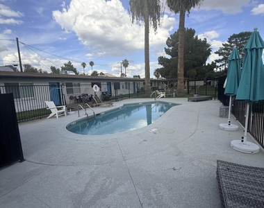 3445 N 36 Street - Photo Thumbnail 9
