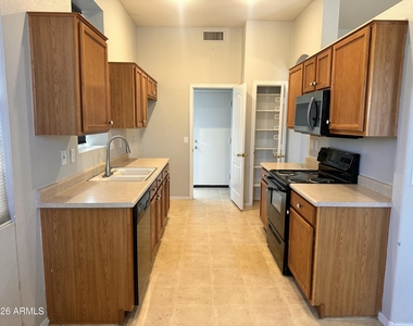 3951 E San Pedro Avenue - Photo Thumbnail 2