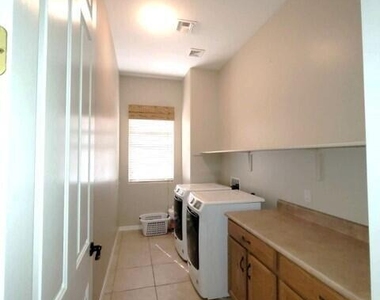 2461 W Marlin Drive - Photo Thumbnail 11