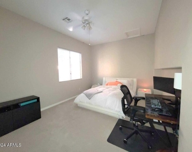 2461 W Marlin Drive - Photo Thumbnail 15