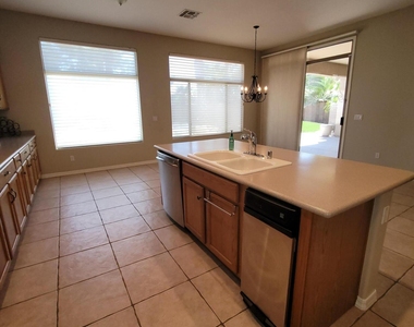 2461 W Marlin Drive - Photo Thumbnail 26