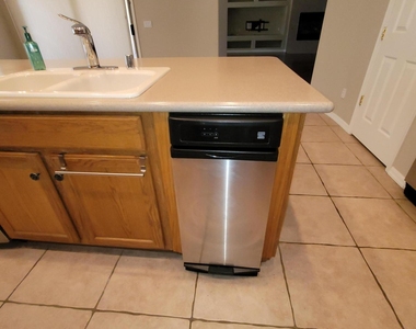 2461 W Marlin Drive - Photo Thumbnail 27