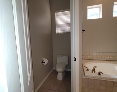 2461 W Marlin Drive - Photo Thumbnail 7
