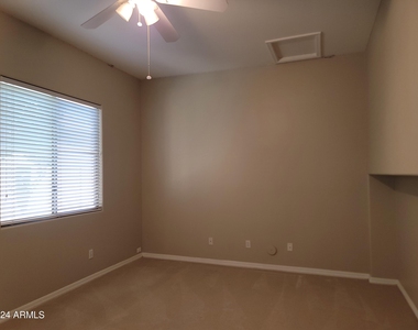2461 W Marlin Drive - Photo Thumbnail 17