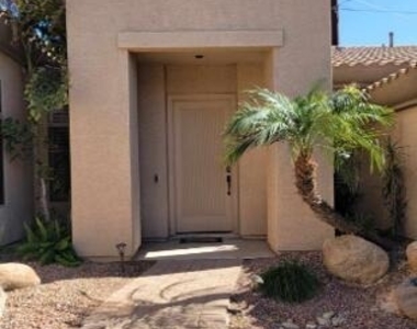 2461 W Marlin Drive - Photo Thumbnail 2