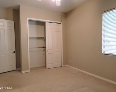 2461 W Marlin Drive - Photo Thumbnail 18