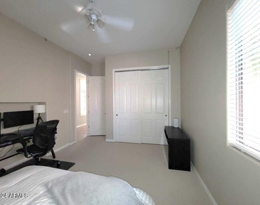 2461 W Marlin Drive - Photo Thumbnail 14