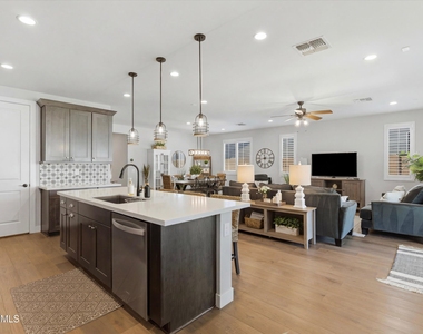 17184 W Rocklin Street - Photo Thumbnail 6