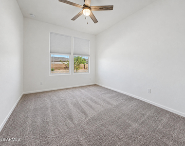 10696 N 188th Drive - Photo Thumbnail 9