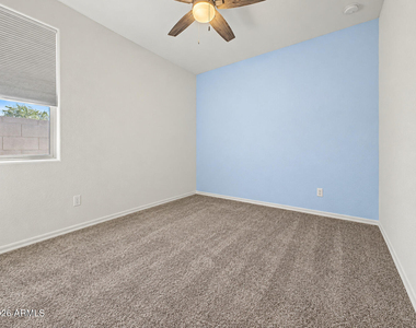 10696 N 188th Drive - Photo Thumbnail 7