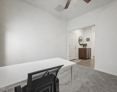 10696 N 188th Drive - Photo Thumbnail 4