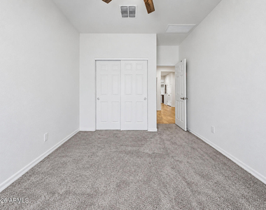10696 N 188th Drive - Photo Thumbnail 8