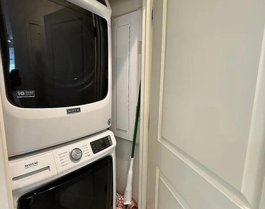 2658 S Harmony Avenue - Photo Thumbnail 23