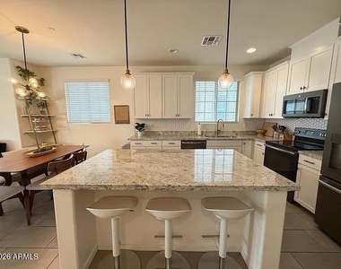 2658 S Harmony Avenue - Photo Thumbnail 3
