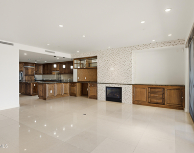 7175 E Camelback Road - Photo Thumbnail 9