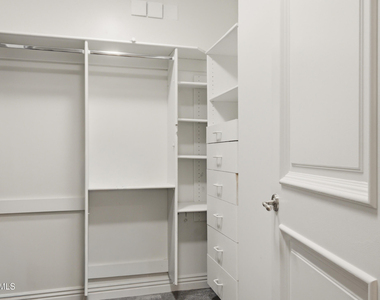7175 E Camelback Road - Photo Thumbnail 18