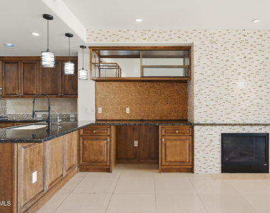 7175 E Camelback Road - Photo Thumbnail 4