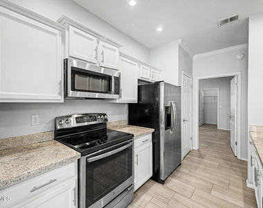 7009 E Acoma Drive - Photo Thumbnail 4