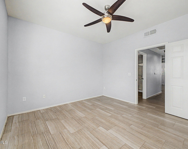 7009 E Acoma Drive - Photo Thumbnail 15