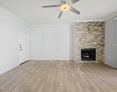 7009 E Acoma Drive - Photo Thumbnail 6
