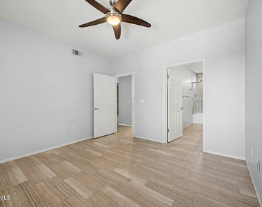 7009 E Acoma Drive - Photo Thumbnail 11