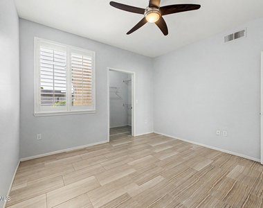 7009 E Acoma Drive - Photo Thumbnail 12