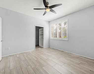 7009 E Acoma Drive - Photo Thumbnail 16