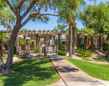 7009 E Acoma Drive - Photo Thumbnail 32