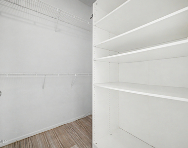 7009 E Acoma Drive - Photo Thumbnail 17