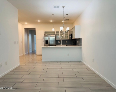 2354 E Huntington Drive - Photo Thumbnail 13