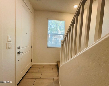 2354 E Huntington Drive - Photo Thumbnail 8