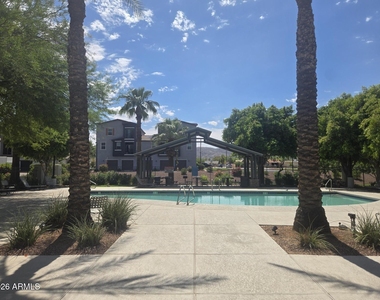 2354 E Huntington Drive - Photo Thumbnail 3