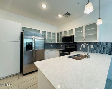 2354 E Huntington Drive - Photo Thumbnail 10