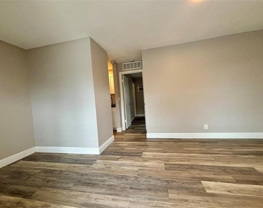 505 N J Street - Photo Thumbnail 4