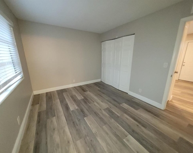505 N J Street - Photo Thumbnail 1