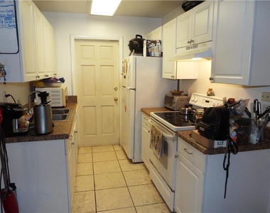 898 Ne 39th Street - Photo Thumbnail 4