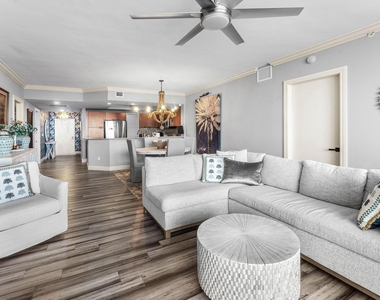 2650 Lake Shore Drive - Photo Thumbnail 6