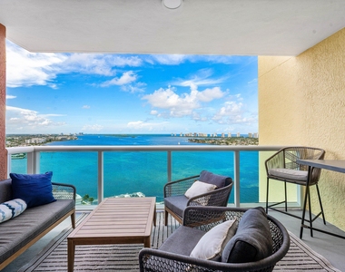 2650 Lake Shore Drive - Photo Thumbnail 23