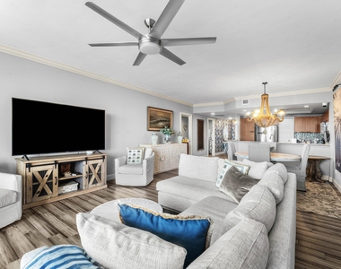 2650 Lake Shore Drive - Photo Thumbnail 5