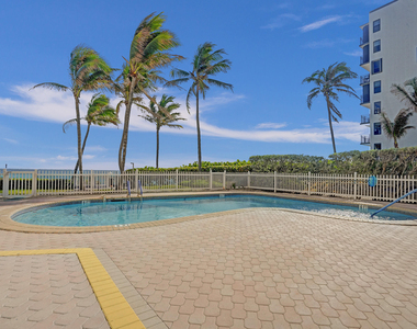 1169 Hillsboro Mile - Photo Thumbnail 21