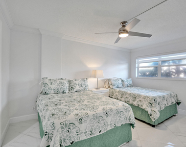1169 Hillsboro Mile - Photo Thumbnail 14