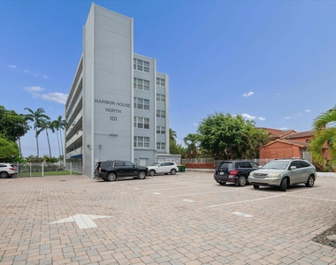 101 N Birch Road - Photo Thumbnail 15