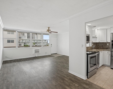 101 N Birch Road - Photo Thumbnail 2