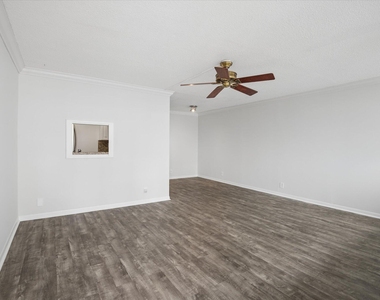 101 N Birch Road - Photo Thumbnail 4