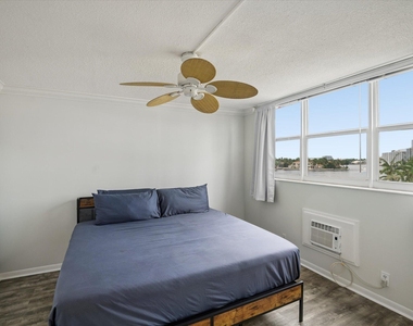 101 N Birch Road - Photo Thumbnail 8