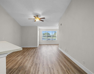 12730 Vista Isles Drive - Photo Thumbnail 11