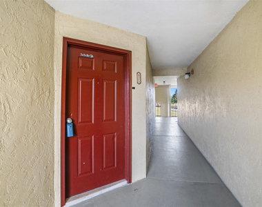 12730 Vista Isles Drive - Photo Thumbnail 2
