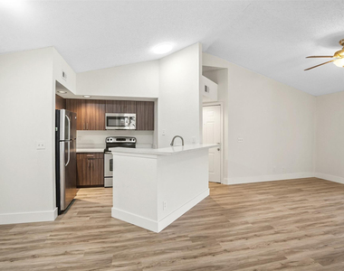 12730 Vista Isles Drive - Photo Thumbnail 7