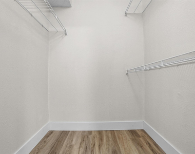 12730 Vista Isles Drive - Photo Thumbnail 24